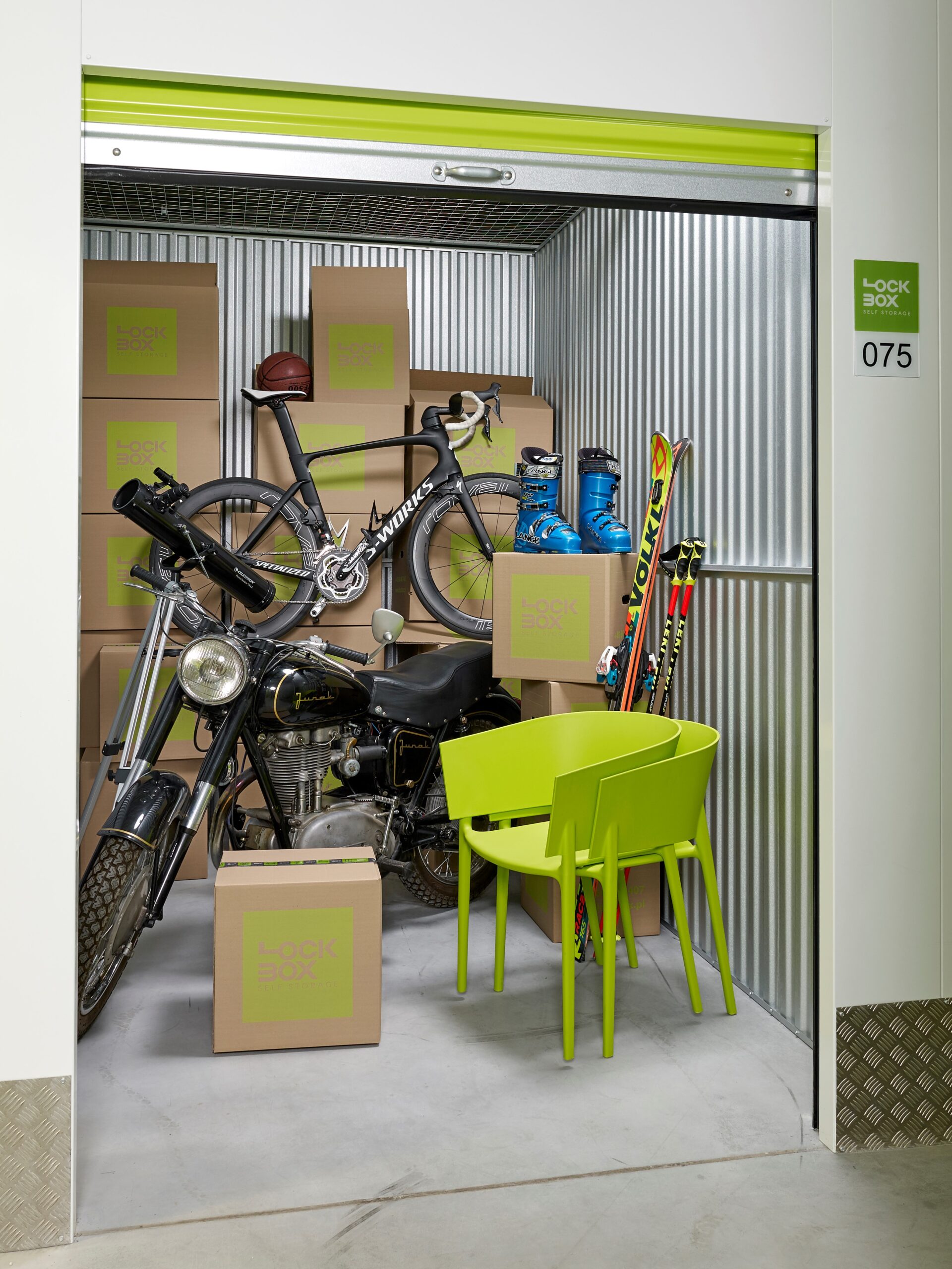 O noworocznych porządkach, czyli jak może nam pomóc boks w self storage.