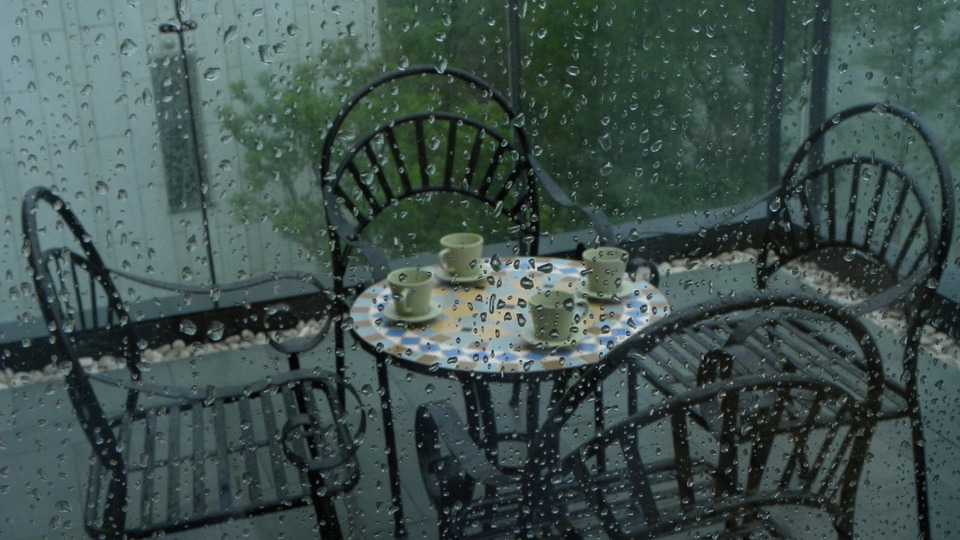 Jak zabezpieczyć balkon i taras przed wilgocią?